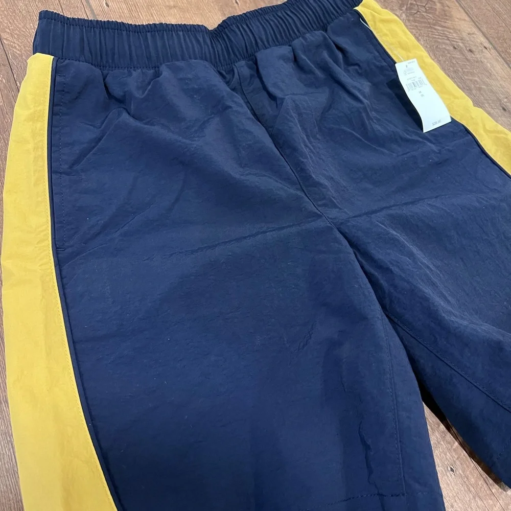 NWT Gap Kids Recycled Nylon Shorts, Medium